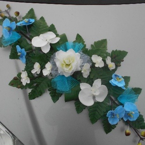 Décoration de voiture pour mariés - ventouse fleurie blanc et turquoise