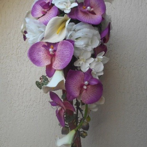 Bouquet de mariée retombant blanc et violet en fleurs artificielles - "enora"