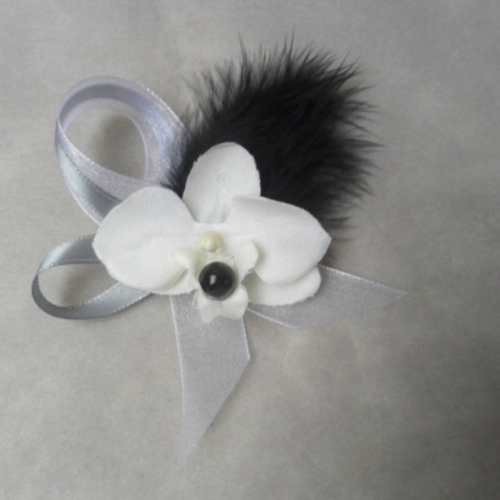 Boutonnière - broche pour mariage - noire blanche et grise