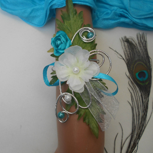 Bracelet fleuri pour mariée ou témoin - blanc argent turquoise