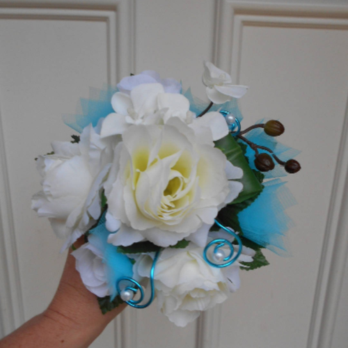 Bouquet de demoiselle d'honneur - blanc et turquoise