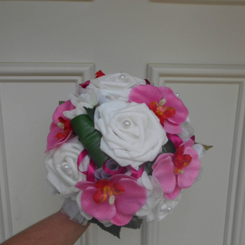 Bouquet de mariée rond "bry" - blanc et fuchsia