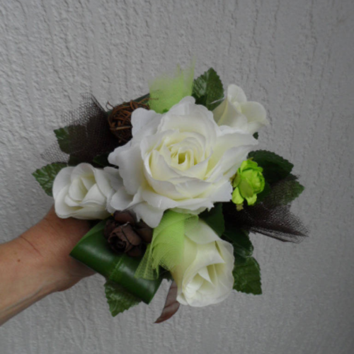 Bouquet de demoiselle d'honneur - anis ivoire et chocolat
