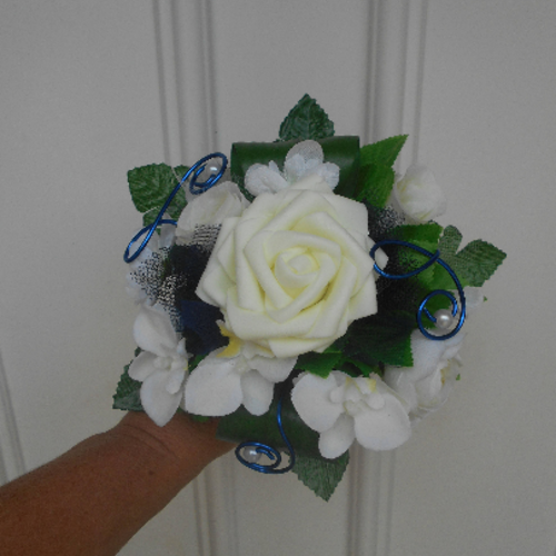 Bouquet de demoiselle d'honneur bleu marine