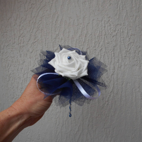 Bouquet de demoiselle d'honneur - bouquet baguette bleu marine et blanc