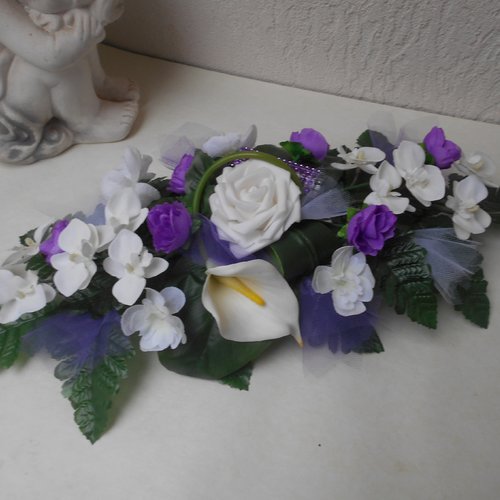 Composition florale violette et blanche de 45cm