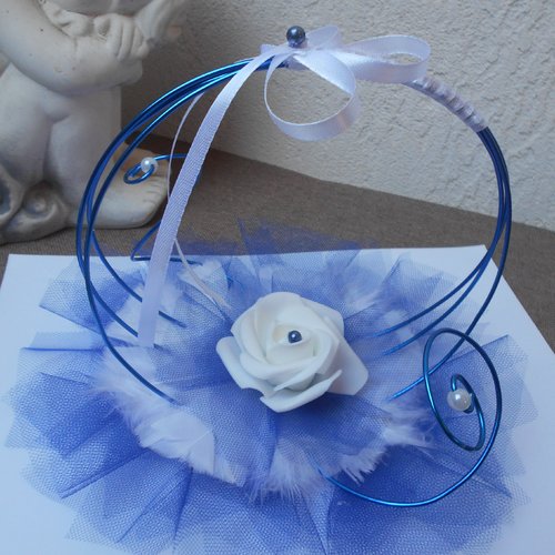 Porte alliances original pour mariage - bleu marine et blanc