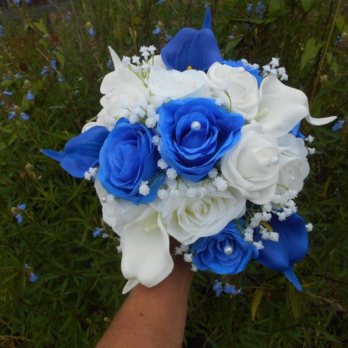 Bouquet de mariée rond - bleu roi et blanc