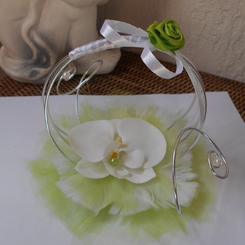 Coussin porte alliances vert anis et blanc - mariage - orchidée