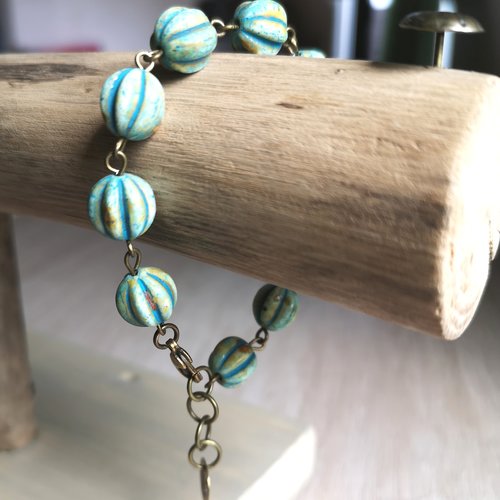 Joli bracelet en perles de bohème bleues