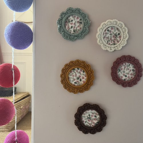 Cadre photo magnétique au crochet — petit cadre souvenir vintage