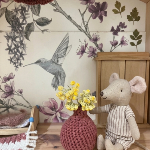 Petit vase aux fleurs séchées pour souris maileg — décoration miniature