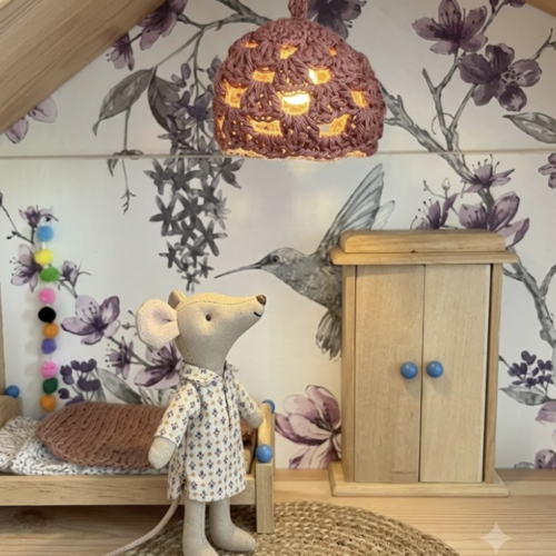 Suspension lumineuse miniature au crochet — petite lampe pour maison maileg