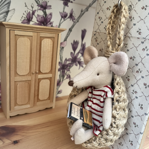 Hamac suspendu miniature au crochet — fauteuil pour souris maileg
