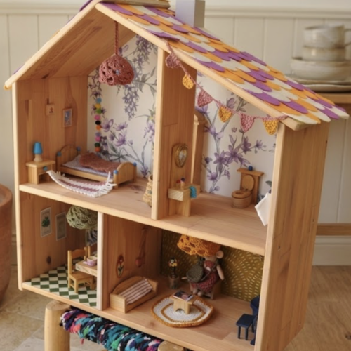 Maison miniature le cottage des glycines — maison maileg meublée et éclairée