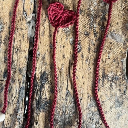 Marque-page cœur au crochet – pour les amoureux des livres