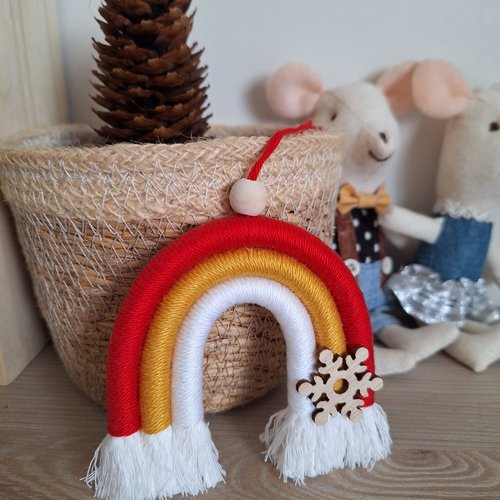 Arc en ciel macramé "noël rouge"