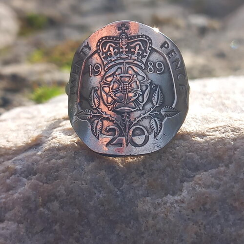 Bague twenty pence angleterre