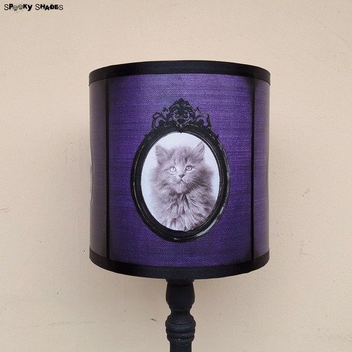 Abat jour chatons gothique violet - décoration gothique romantique violette, victorien, lampe à poser, cadeau amoureux des chats