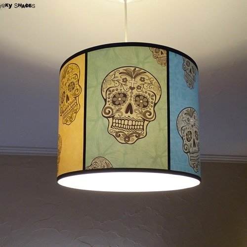 Lampe à suspendre multicolore têtes de mort mexicaines diamètre 35 cm rainbow skulls - lampe plafond, sugar skull