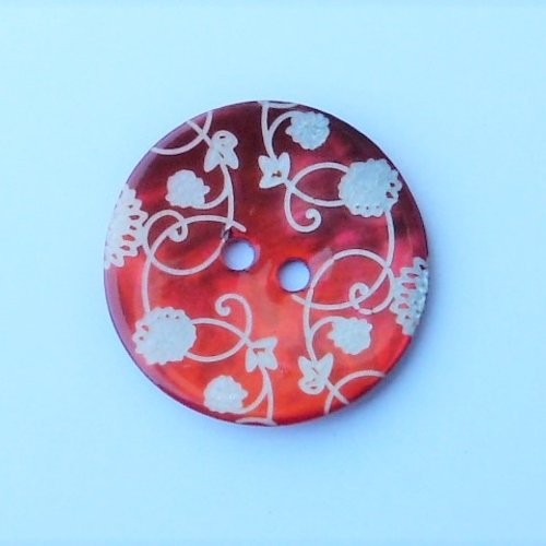 Bouton nacre rouge motif fleuri 17 mm