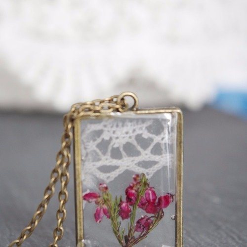 Collier en bronze collier résine avec fleur naturelle collier pendentif résine avec fleur séchées naturelles