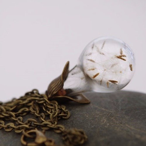 Collier globe en verre et graines de pissenlit bijoux fleures collier en bronze pendentif avec pissenlit collier nature aérien