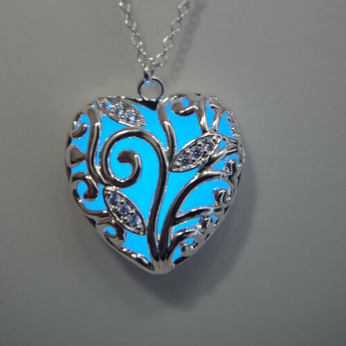 Bleu lumineux collier argent collier coeur pendants glow lueur de collier dans les dons de bijoux lumineux collier foncé pour maman saint valentin
