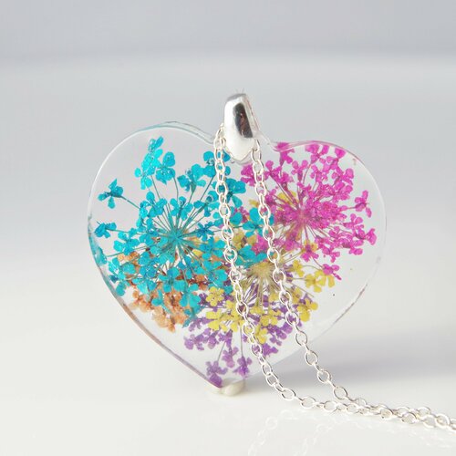 Collier argenté collier avec des fleurs vraies fleurs dentelle de la resin anne fleurs séchées collier en forme de cœur