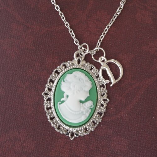 Collier camée vert et blanc collier personnalisé bijoux camée ancien collier en laiton collier romantique cadeau pour elle cadeau d'amitié