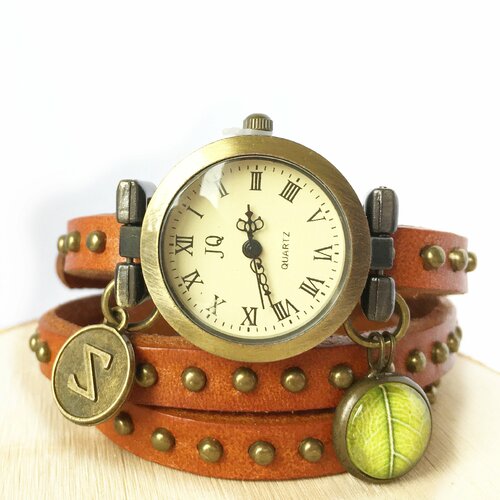 Montre avec des initiales montre personnalisée montre en cuir montre avec une feuille montre vintage cadeau d'anniversaire pour elle