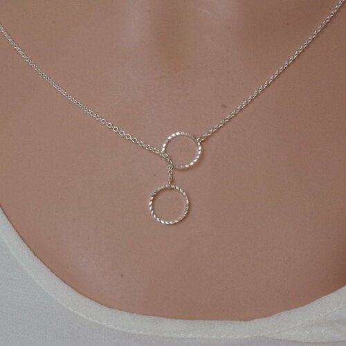 Collier avec deux anneaux collier lariat collier argenté collier minimaliste collier simple cadeau pour elle