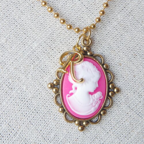 Collier camée collier personnalisé avec des initiales collier camée rose cadeau pour elle collier avec des initiales collier doré
