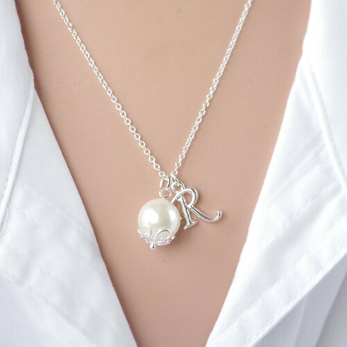 Collier avec perle collier avec initiales collier argenté collier personnalisé collier fait main collier pour le mariage collier de noël 