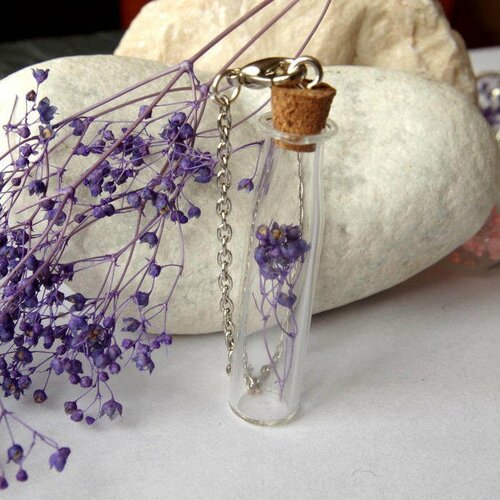 Collier argenté collier avec une bouteille en verre fleurs violettes bijou botanique vraies fleurs
