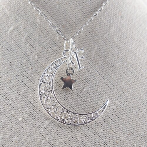 Collier personnalisé croissant de lune pendentif avec des initiales bijou avec la lune bijou pour petite amie cadeau pour elle  