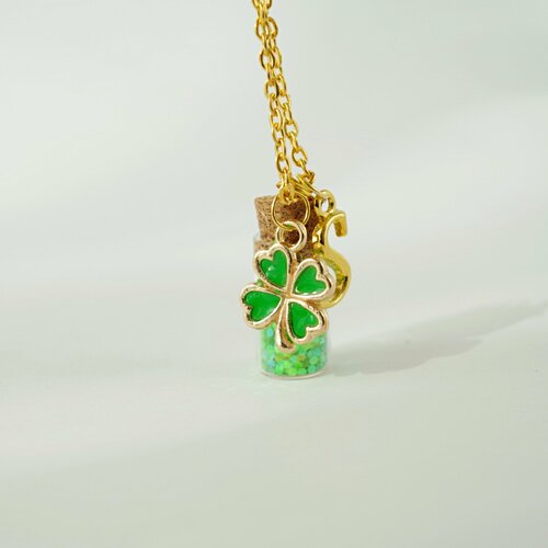 Collier personnalisé pour les femmes  trèfle à quatre  bijoux shamrock bijoux st patricks cadeau de jour pour son emblème irlandais trèfle