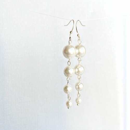 Boucles d'oreilles en perles blanches boucles d'oreilles cascade fête des mères cadeaux uniques bijoux déclaration 