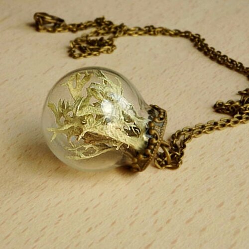 Collier bronze globe en résine collier avec de la mousse collier romantique collier vintage