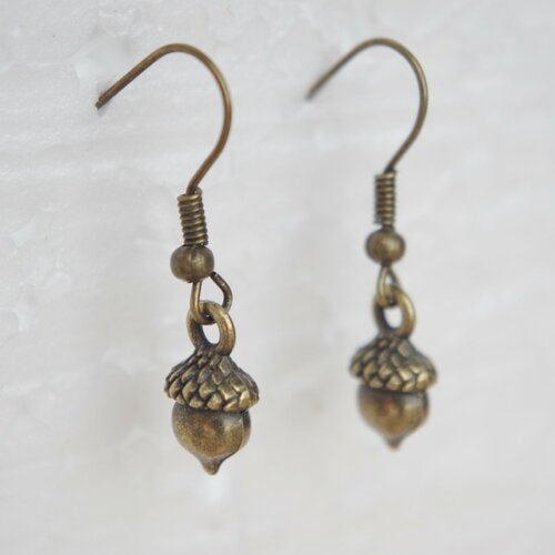 Boucles d'oreille de gland en bronze boucle d'oreille de gland minuscule tiny antiqued copper earrings