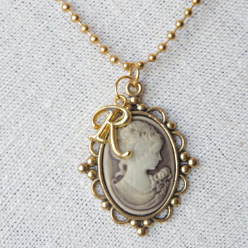 Collier camée gris collier personnalisé victorien bijoux camée ancien collier en laiton collier romantique cadeau pour elle cadeau d'amitié