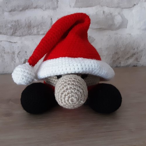 ,gnome, personnage imaginaire, décoration de noel,  cadeaux ,figurine décorative ,animaux au crochet,boule de noel,déco maison
