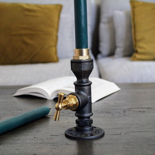 Bougeoir, chandelier en fonte et laiton.
