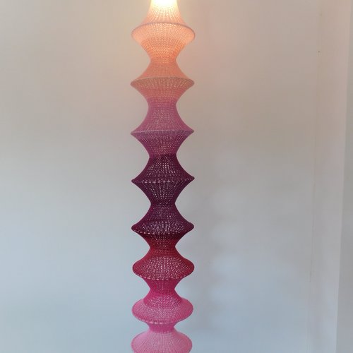 Suspension lumineuse rose