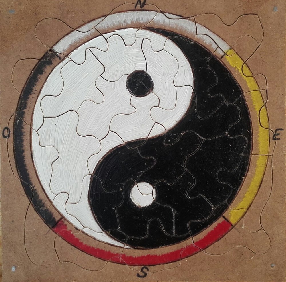 Puzzle Yin Yang Et Roue 4 Directions 4 Couleurs Un Grand Marche