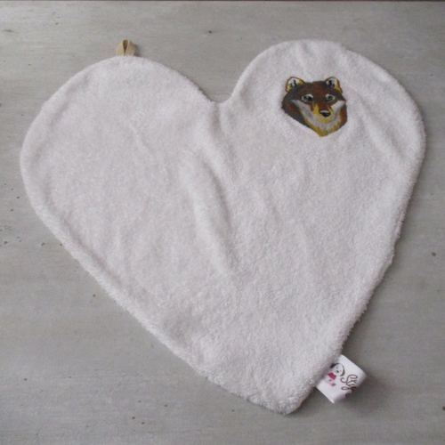 Essuie-pattoune coeur loup