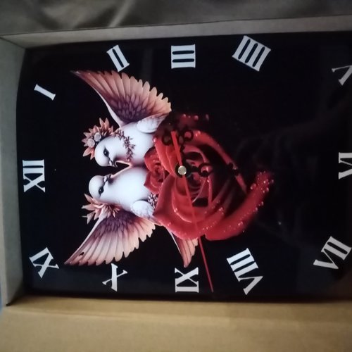 Horloge colombe rose rouge amour  porte bonheur neuf