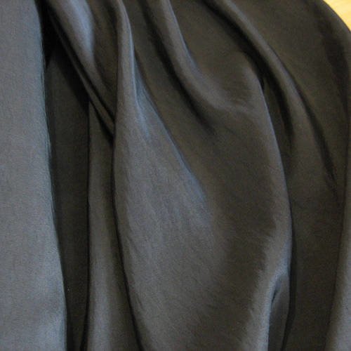 Tissu taffetas noir, 100% polyester, très belles couleurs, laize 150 cm. 