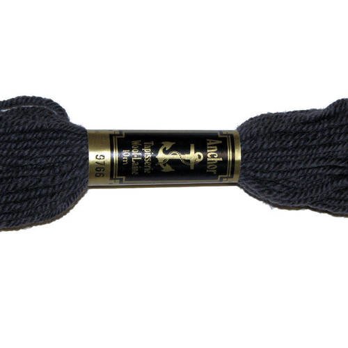 Laine anchor n°9766, échevette de laine pour la confection de tapisseries. 