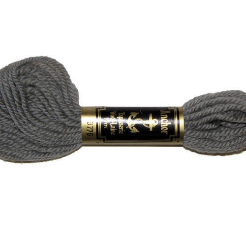 Laine anchor n°9776, échevette de laine pour la confection de tapisseries. 